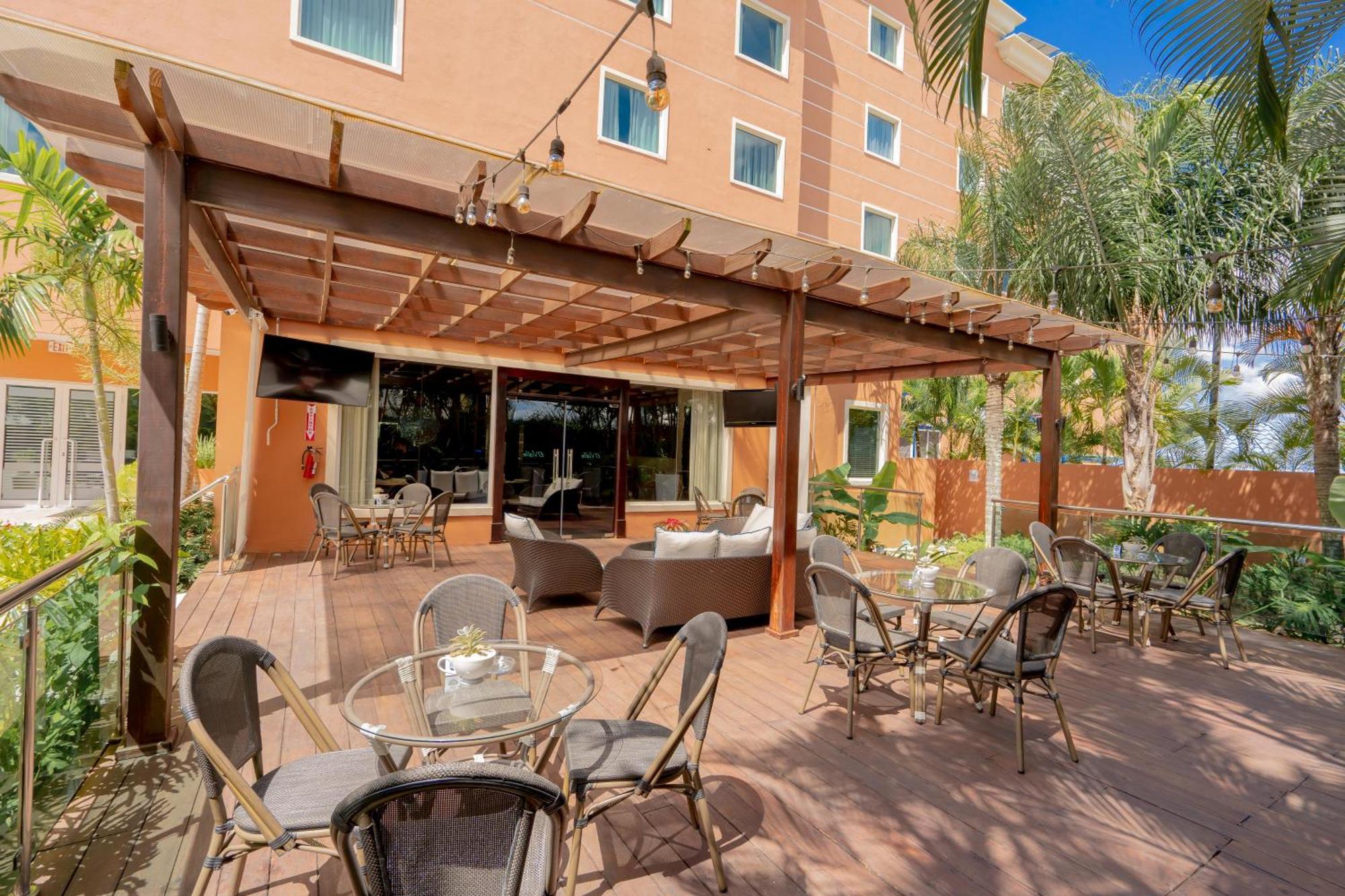 Hodelpa Garden Court Hotel Santiago De Los Caballeros Exterior photo